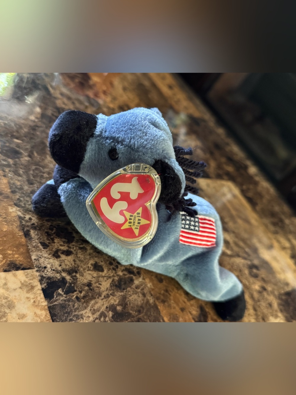 Lefty Style 4085 TY Beanie Baby PRINTING INSIDE TAG PRINTED TO RIGHT SIDE